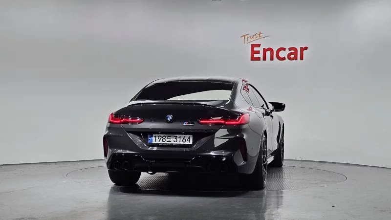 BMW M8
