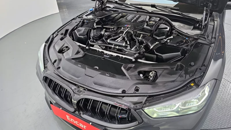BMW M8