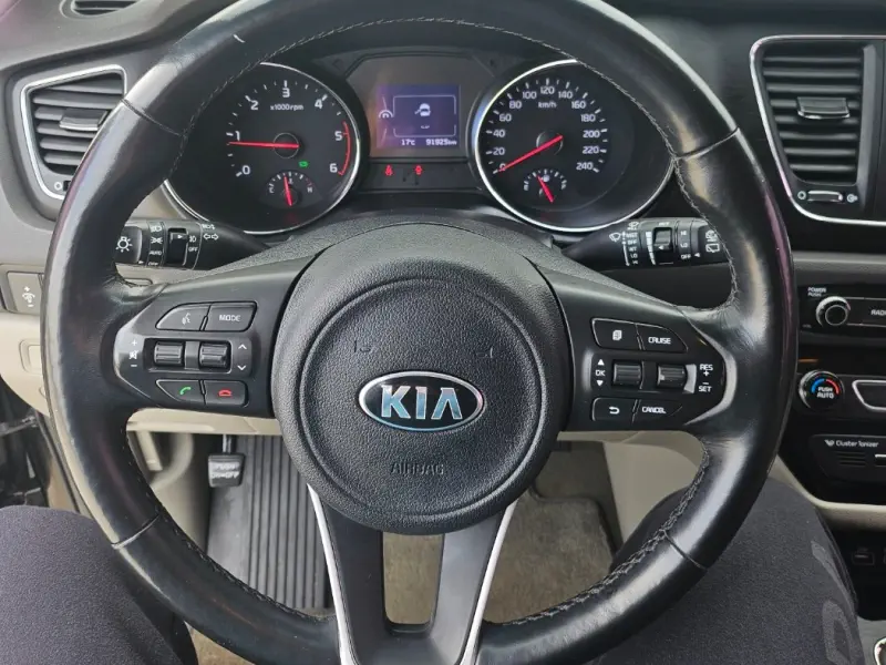 Kia Carnival