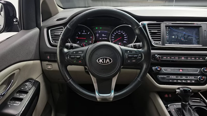 Kia Carnival