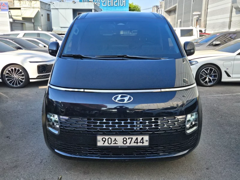 Hyundai Staria