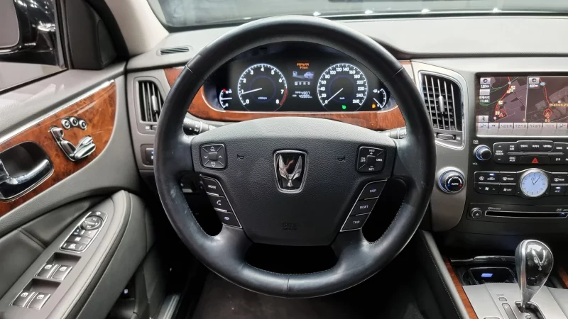 Hyundai Equus