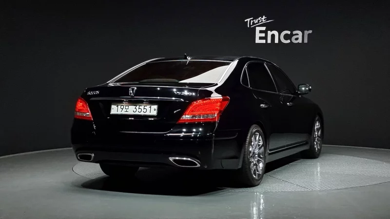 Hyundai Equus