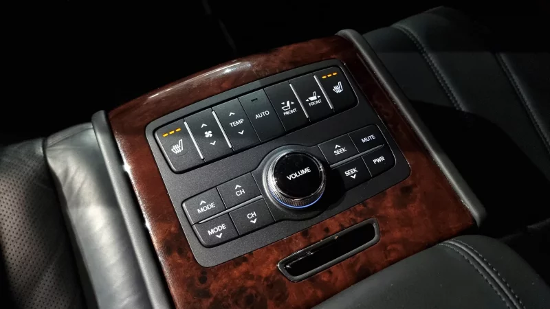 Hyundai Equus