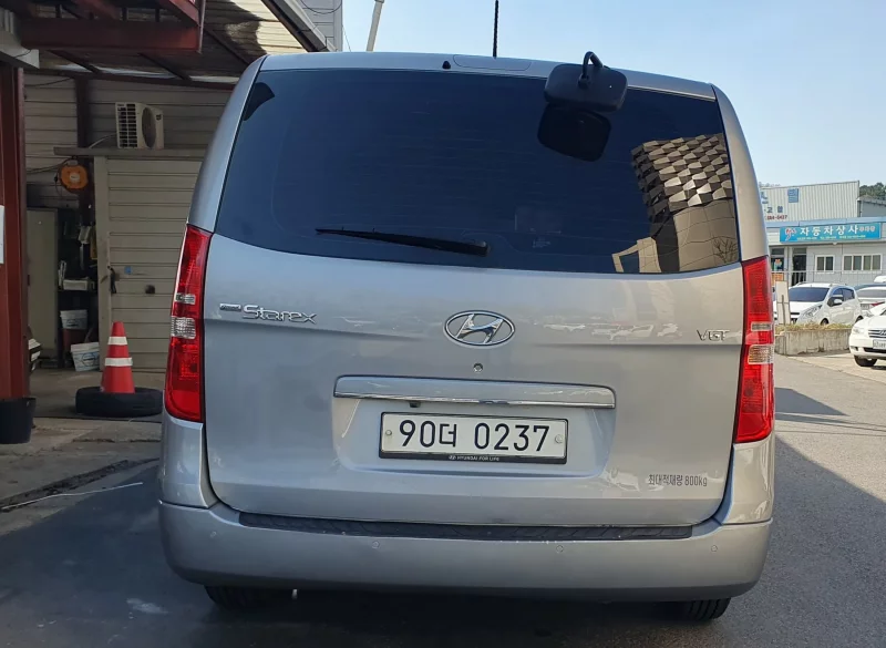 Hyundai Starex
