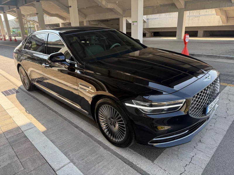 Genesis G90