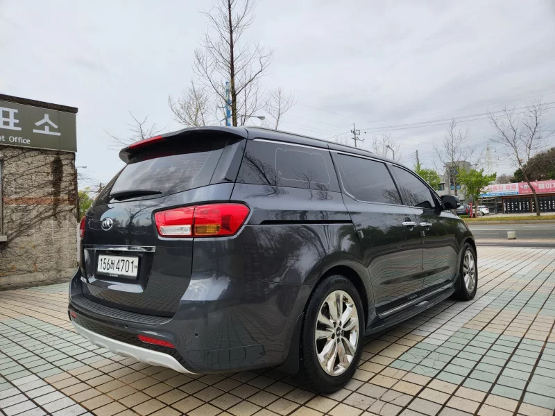 Kia Carnival