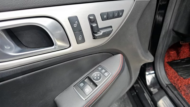 Mercedes-Benz SLK-Class