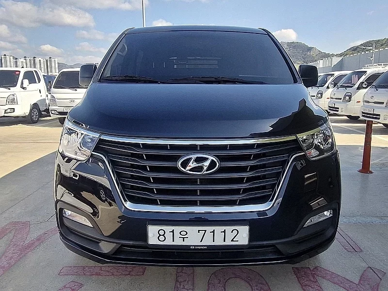 Hyundai Starex