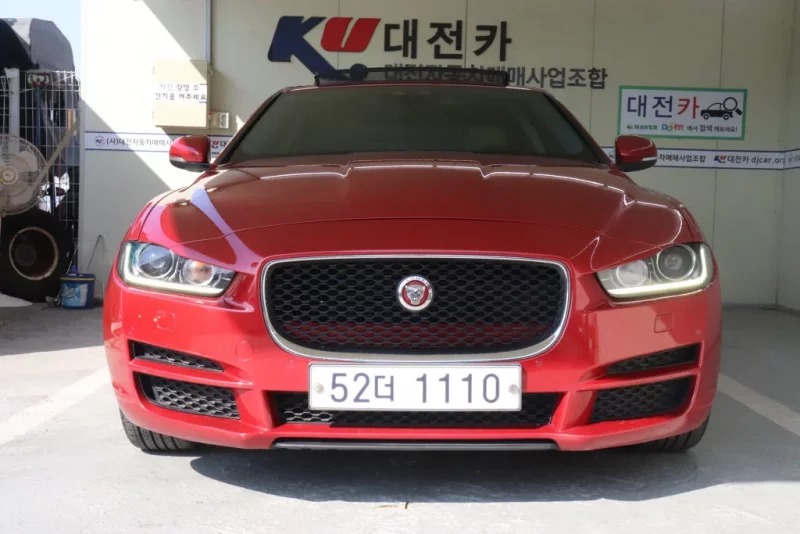 Jaguar XE