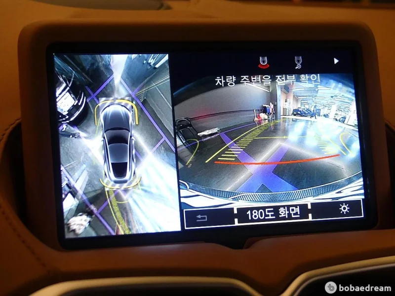 Aston Martin VANTAGE