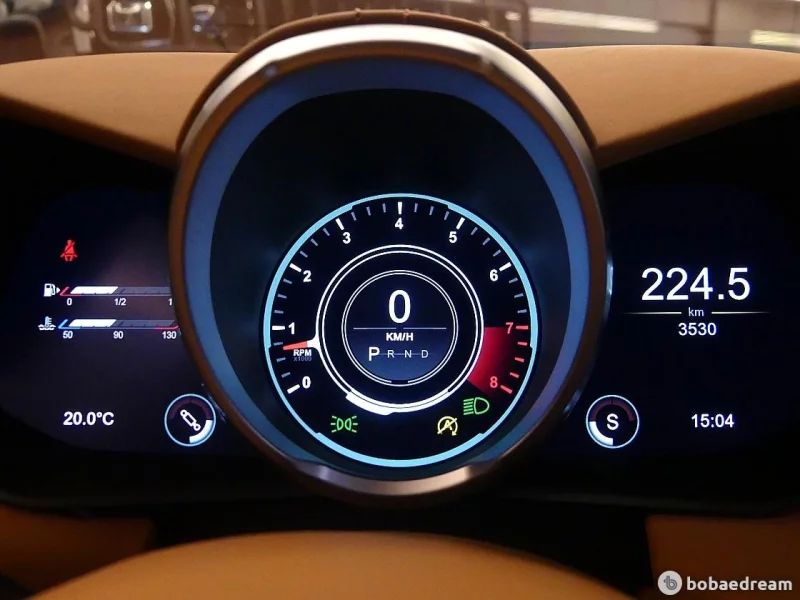 Aston Martin VANTAGE