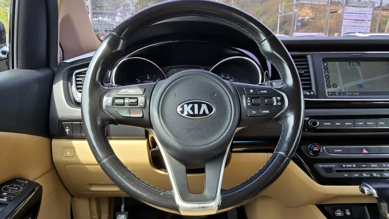 Kia Carnival