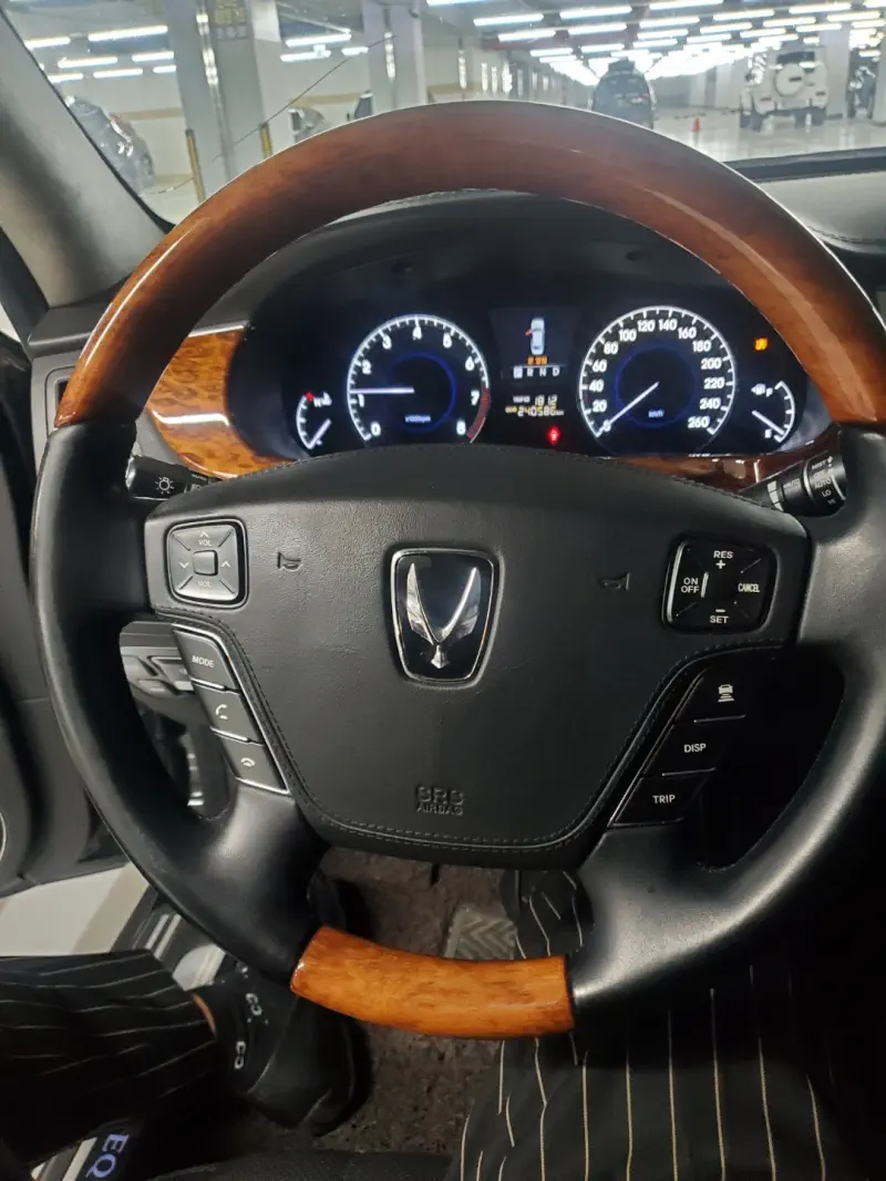 Hyundai Equus
