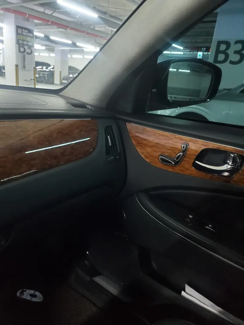 Hyundai Equus