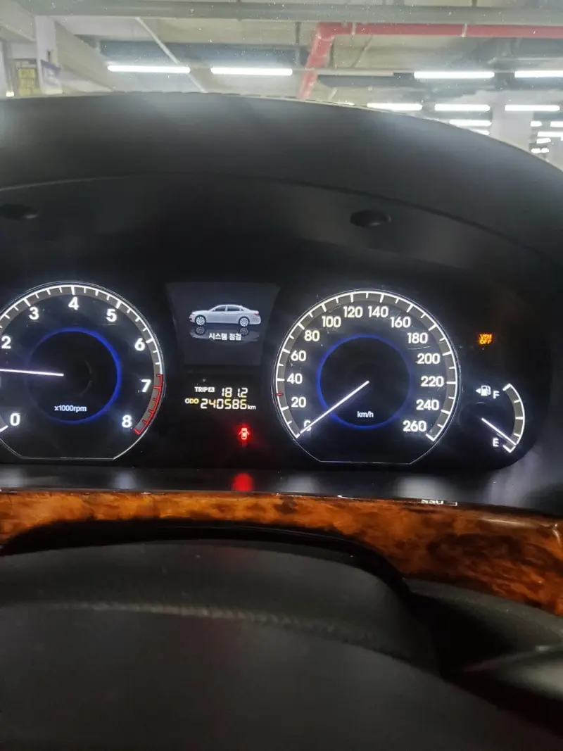 Hyundai Equus