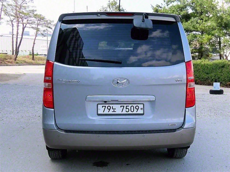 Hyundai Starex