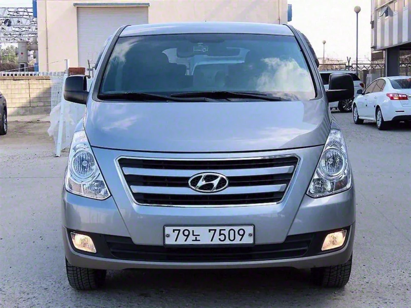 Hyundai Starex