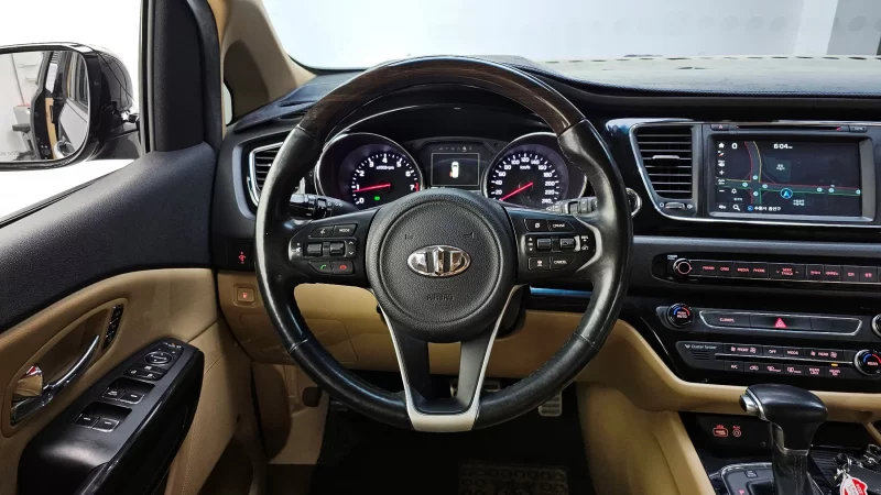 Kia Carnival