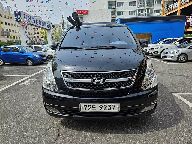 Hyundai Starex