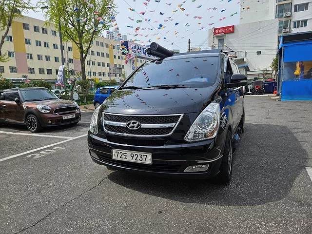Hyundai Starex