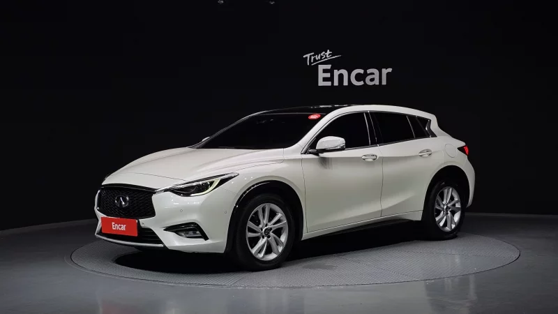 Infiniti Q30
