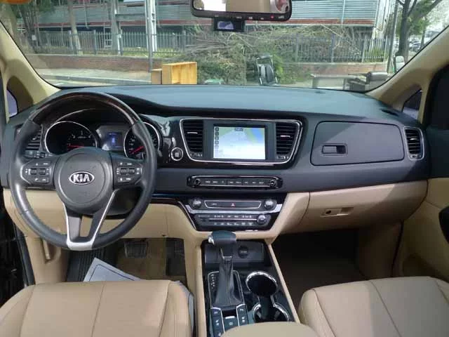 Kia Carnival