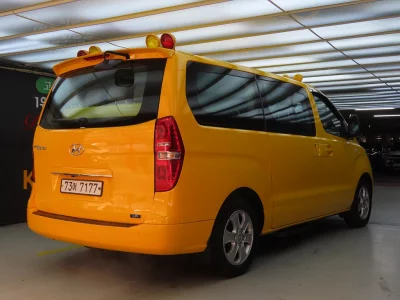 Hyundai Starex