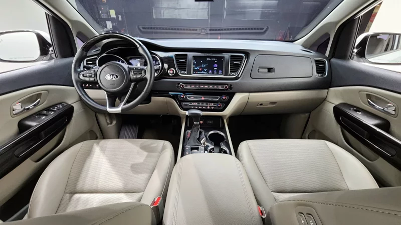 Kia Carnival