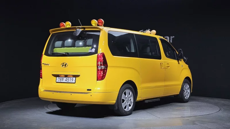 Hyundai Starex