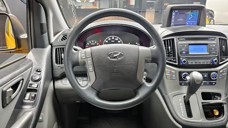 Hyundai Starex