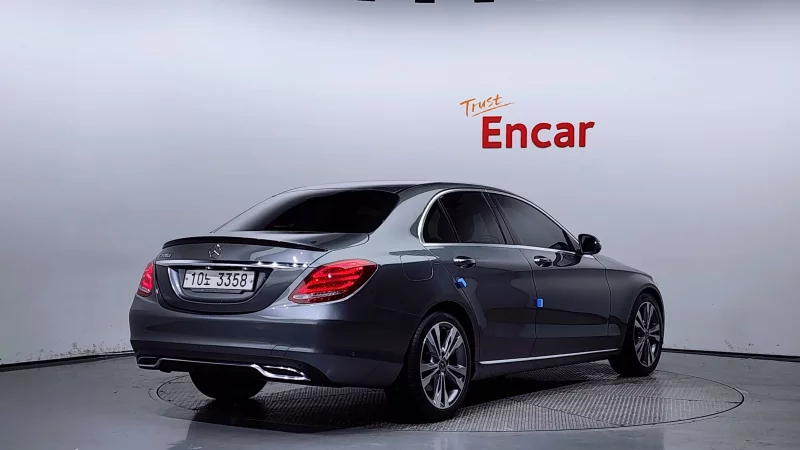 Mercedes-Benz C-Class