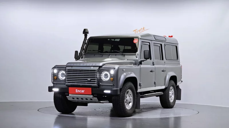 Land Rover DEFENDER