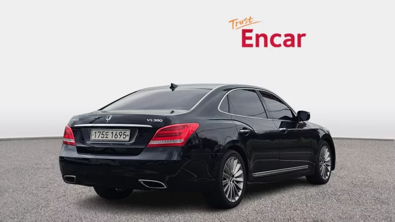 Hyundai Equus