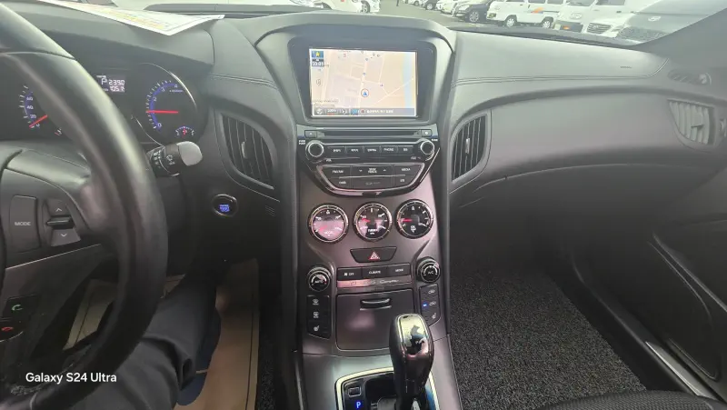 Hyundai Genesis