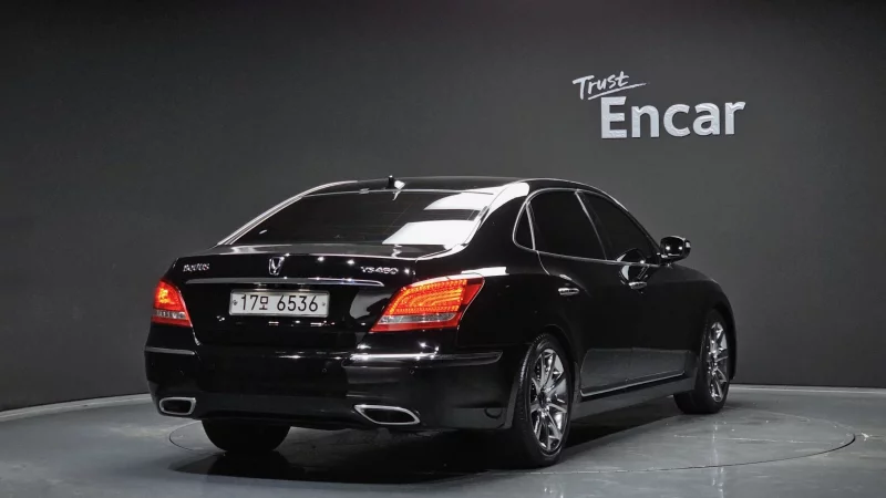 Hyundai Equus