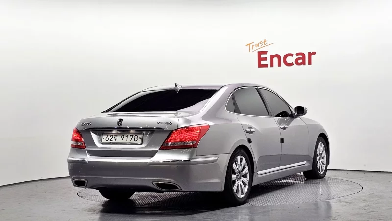 Hyundai Equus