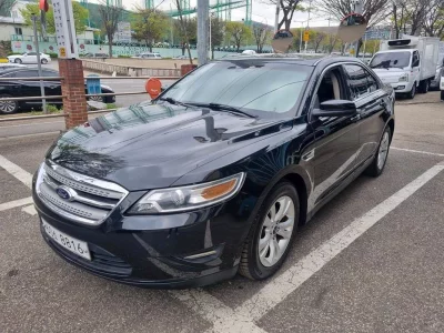 Ford TAURUS