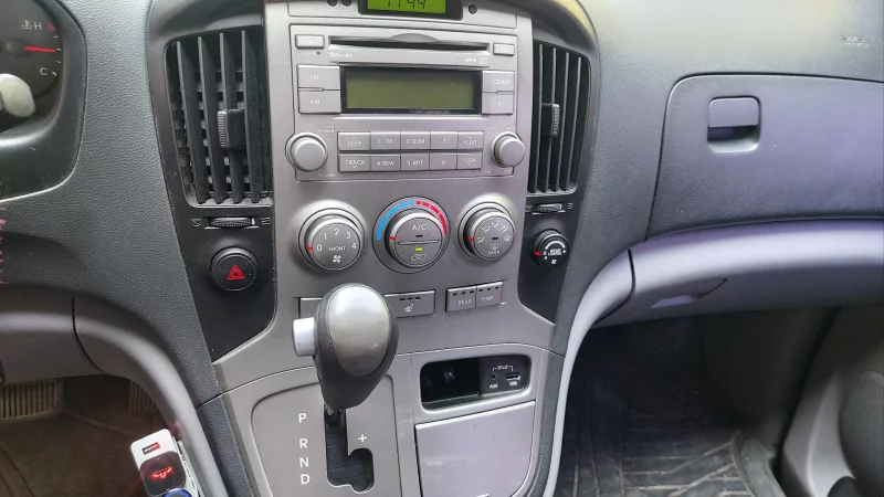 Hyundai Grand Starex