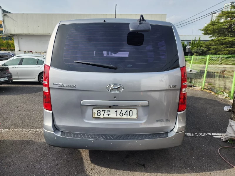Hyundai Starex