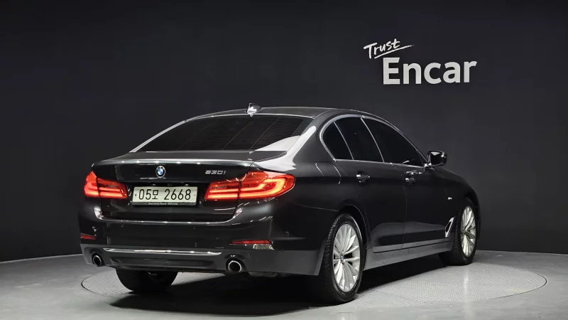 BMW 5-Series