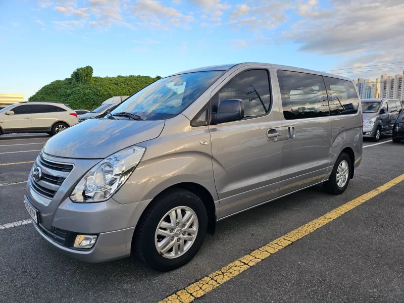 Hyundai Starex