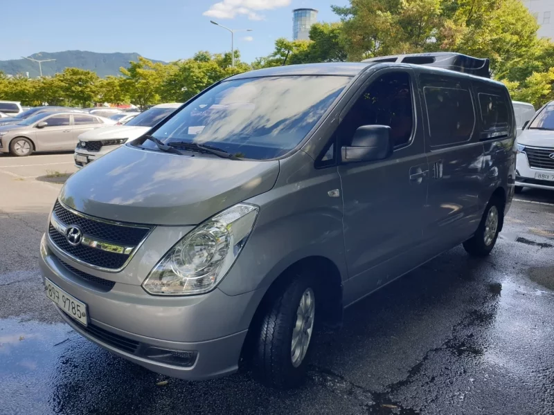Hyundai Starex