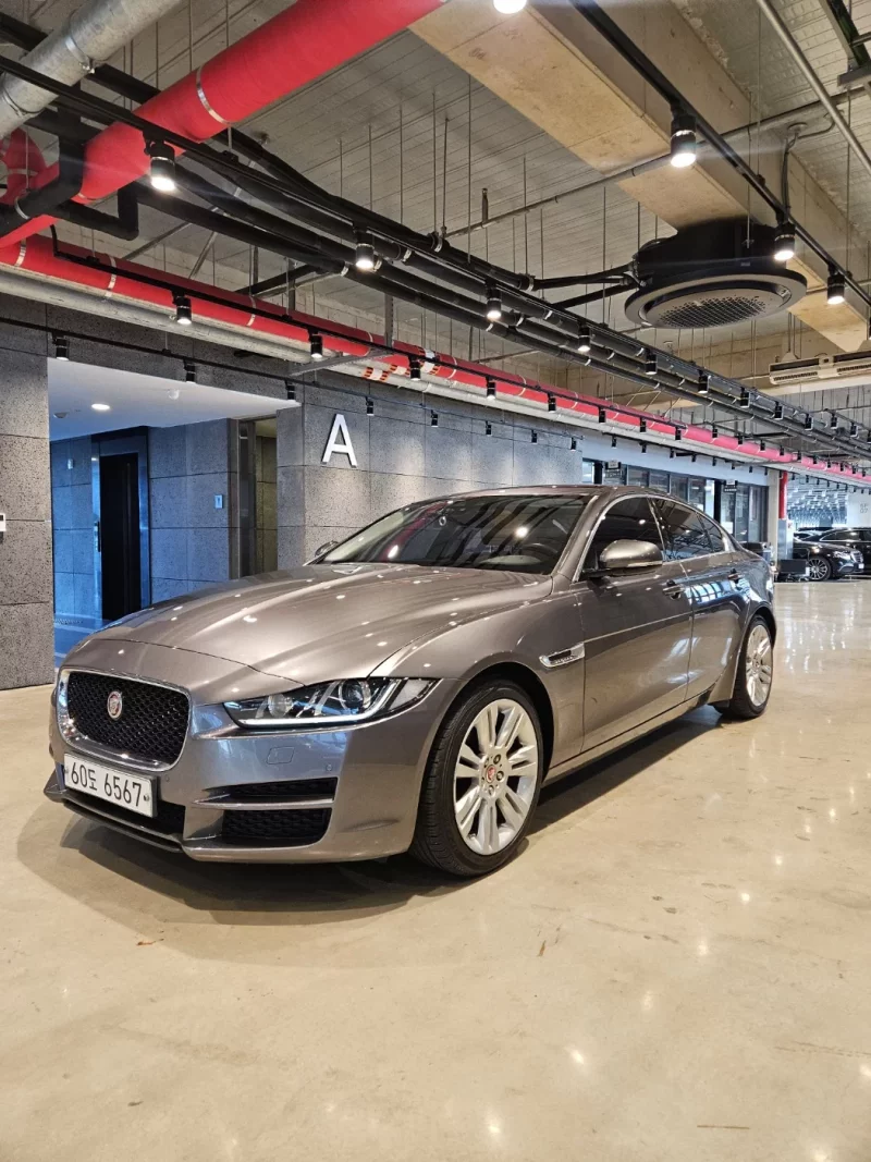 Jaguar XE