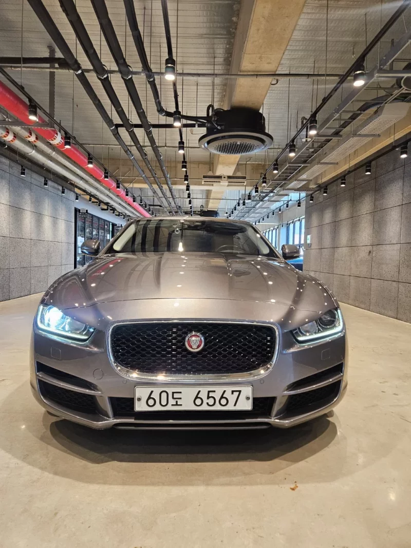 Jaguar XE