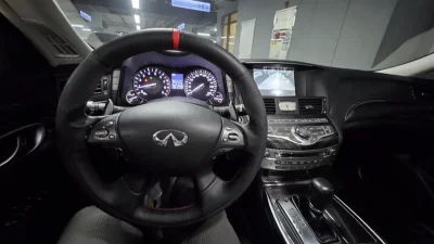 Infiniti M