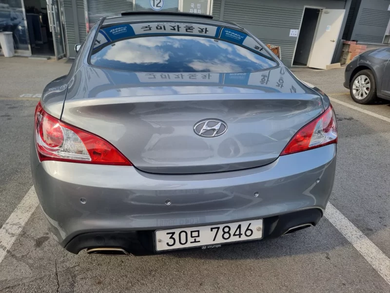 Hyundai Genesis