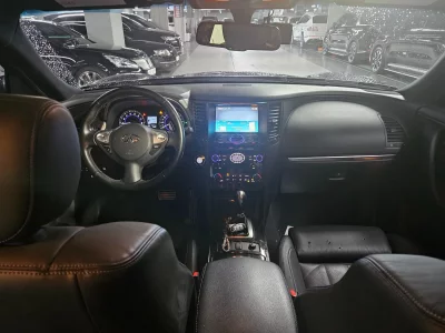 Infiniti QX70