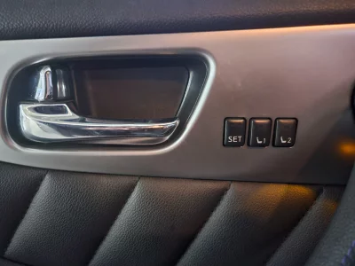Infiniti QX70