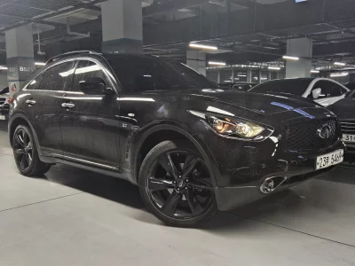 Infiniti QX70